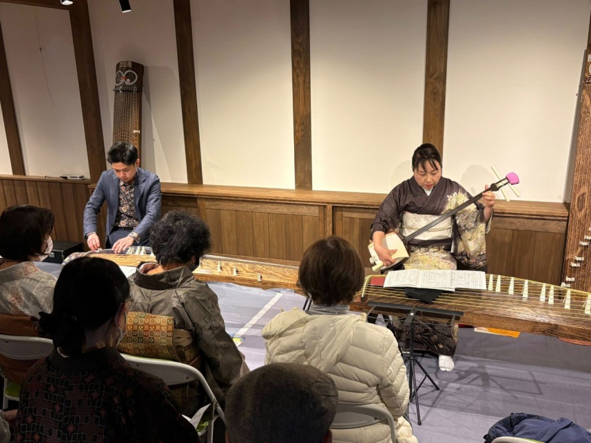 冬の呉服蔵コンサート演奏会の様子